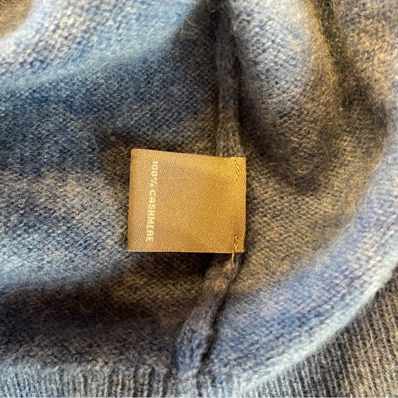 Neiman Marcus Cashmere Sweater - Picture 5 of 7